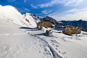 Invernale al MONTE MASONI con discesa in Valsambuzza e salita al PIZZO ZERNA il 21 gennaio 2012 - FOTOGALLERY